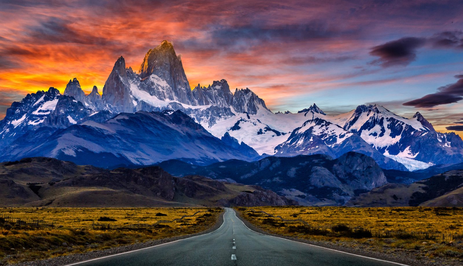 Cordilheira do Fitz Roy ao amanhecer, Patagonia